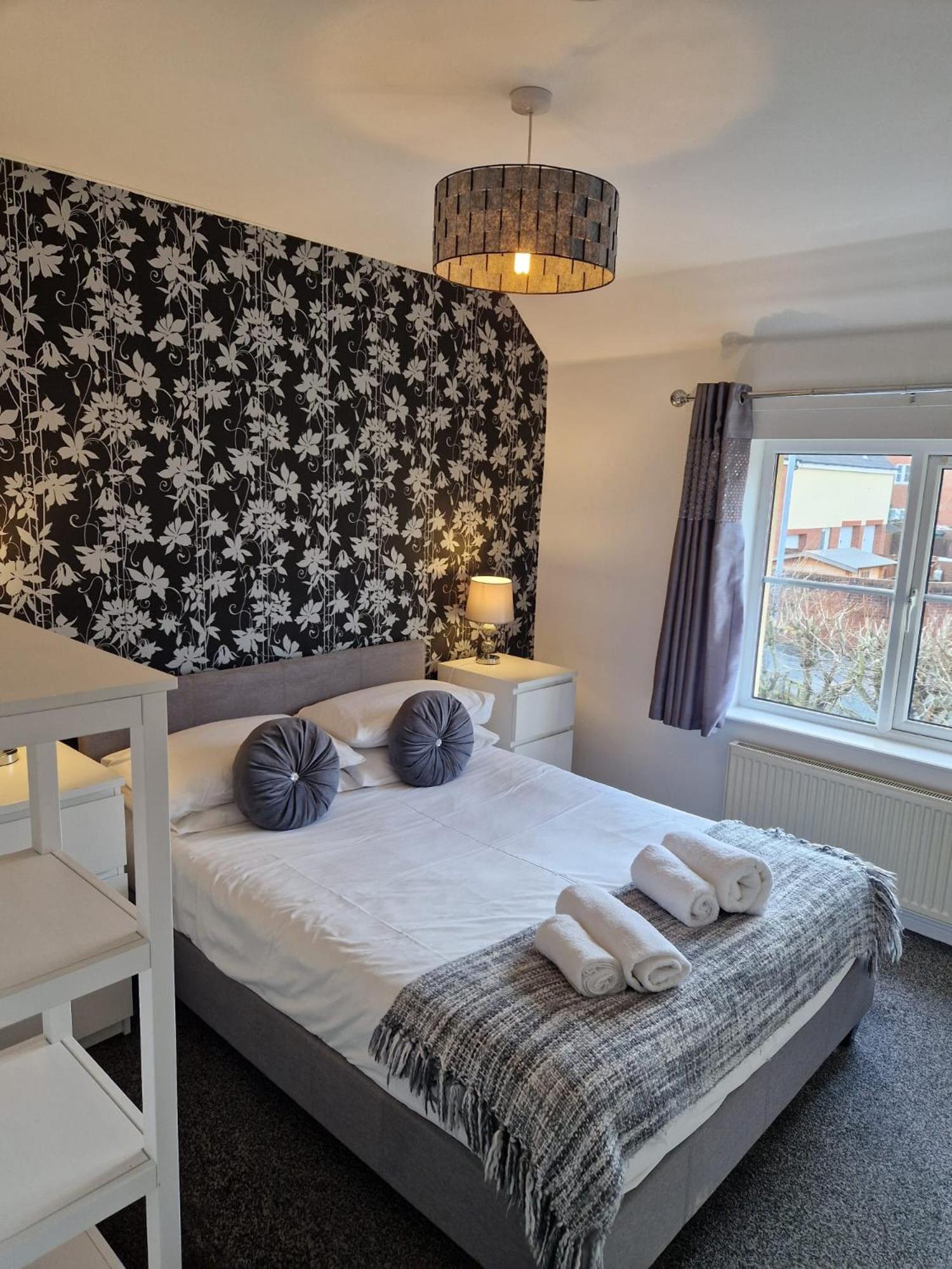 Hereford - Mayflower Coach House, Modern 2 Bedroom Property With Parking, Located South Of Hereford City, Suitable For Small Family, Couple Or Contractors - Sleeps Up To 5 Guests - Hosted By Rentmyhouse Exterior foto